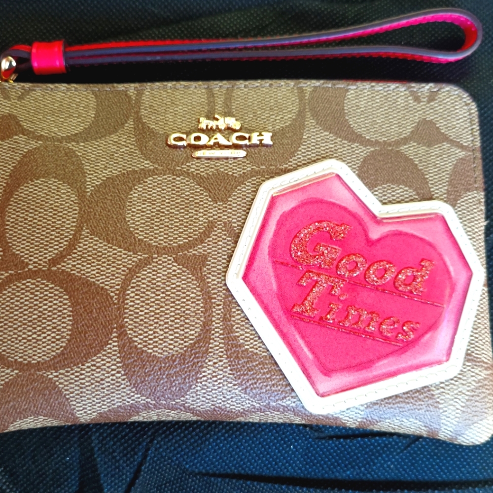 Beautiful Coach wristlet-brown&pink❤
